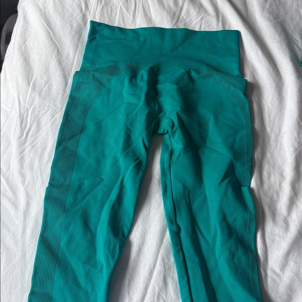 SET ACTIVE small green workout set - image 5